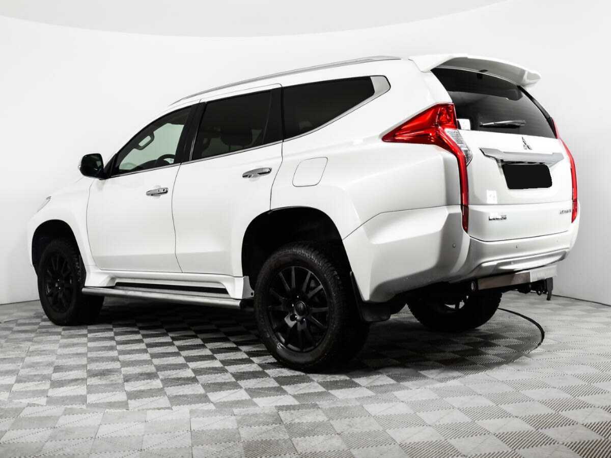 Mitsubishi Pajero Sport с пробегом — 2018 год. Фото: #4