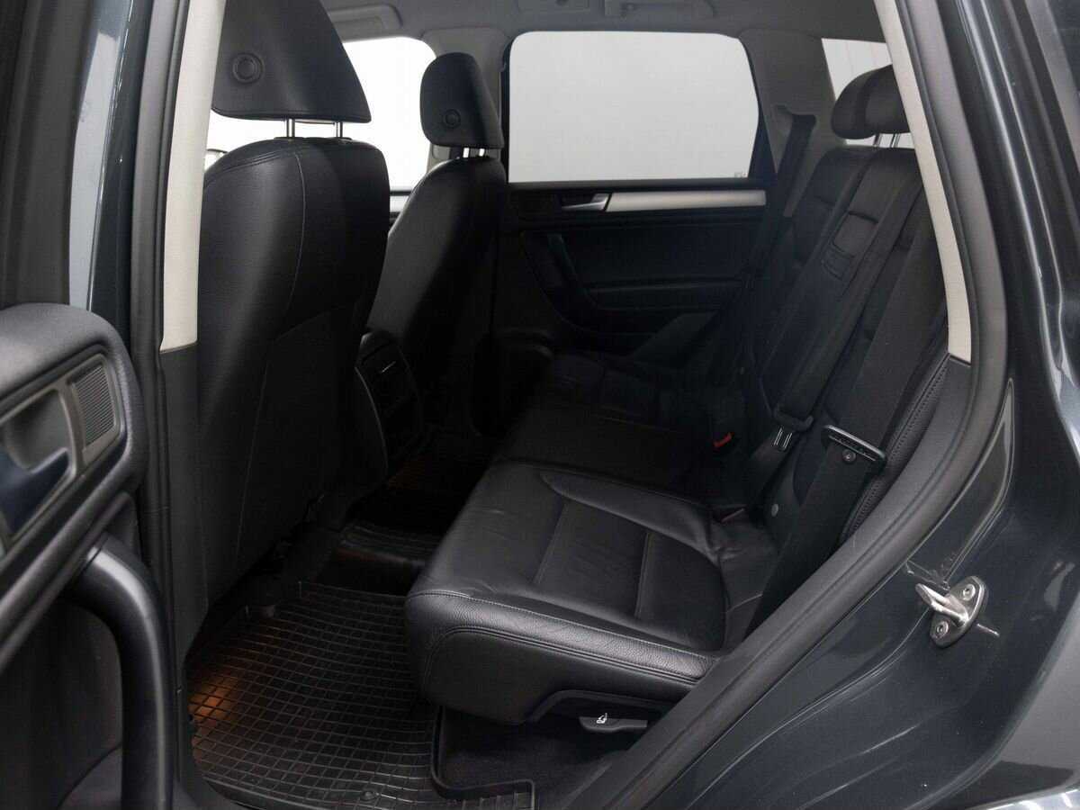 Volkswagen Touareg с пробегом — 2011 год. Фото: #10