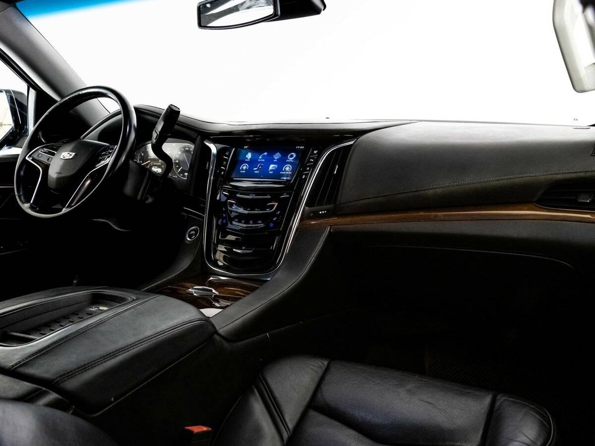 Cadillac Escalade с пробегом — 2015 год. Фото: #6
