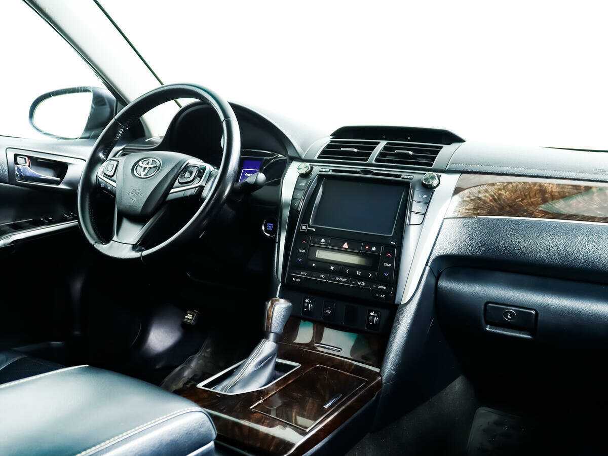 Toyota Camry с пробегом — 2015 год. Фото: #8