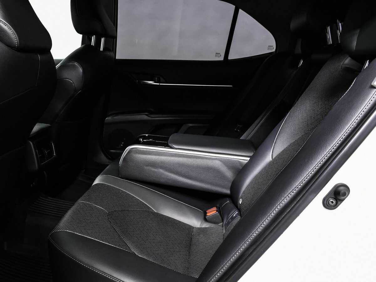 Toyota Camry с пробегом — 2021 год. Фото: #12