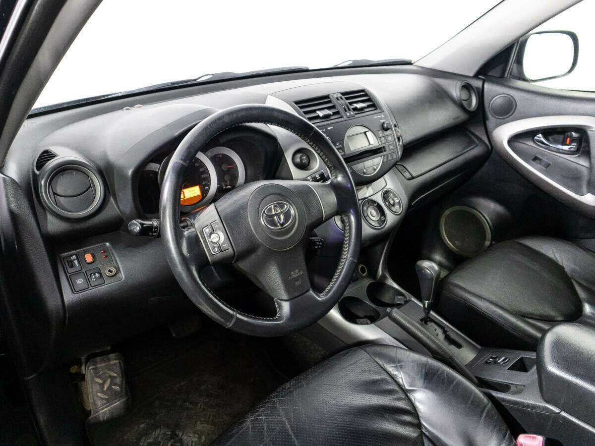 Toyota RAV4 с пробегом — 2007 год. Фото: #9