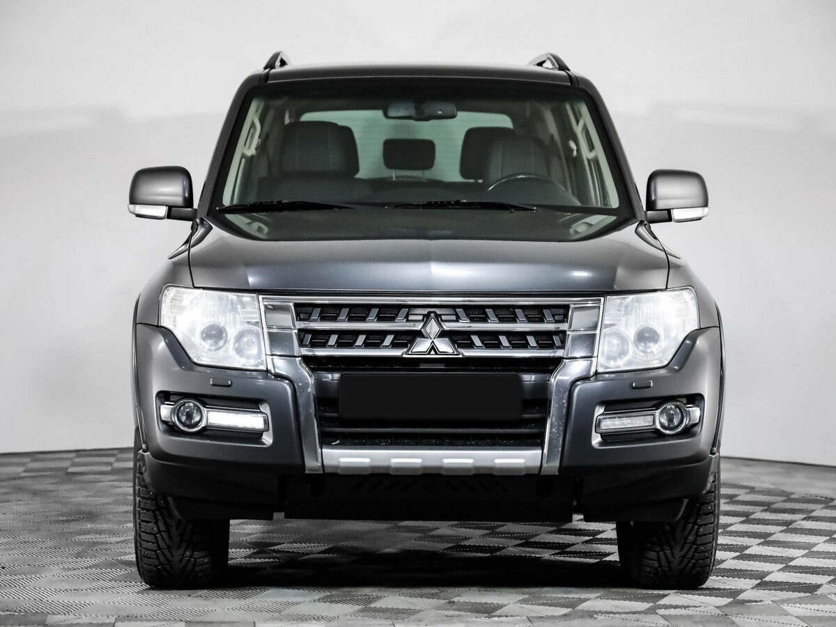 Mitsubishi Pajero с пробегом — 2015 год. Фото: #1