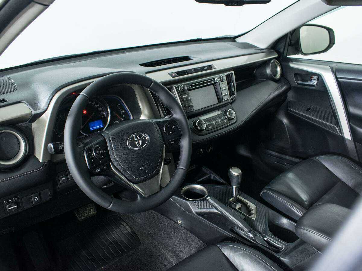 Toyota RAV4 с пробегом — 2013 год. Фото: #12