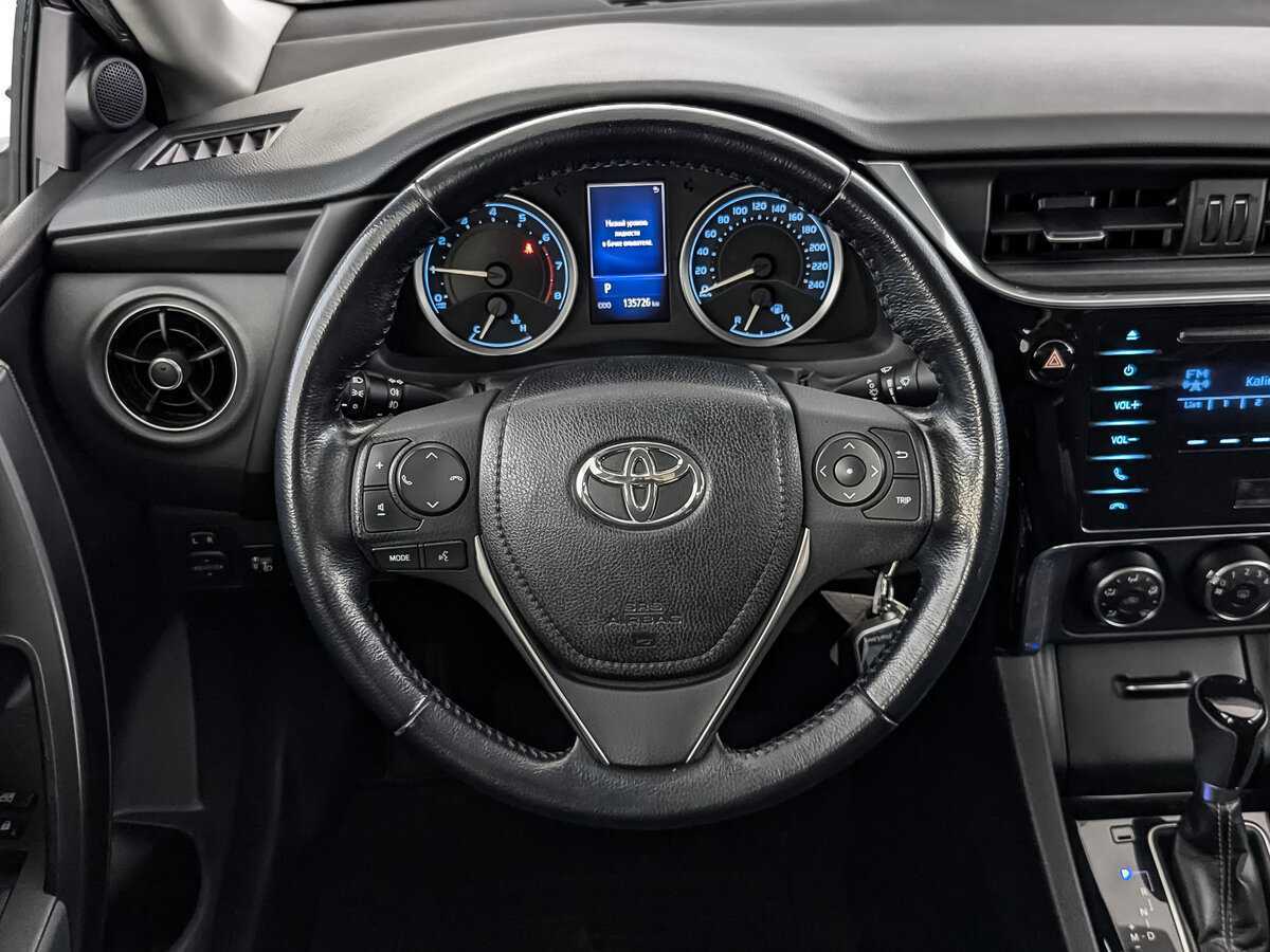 Toyota Corolla с пробегом — 2017 год. Фото: #17