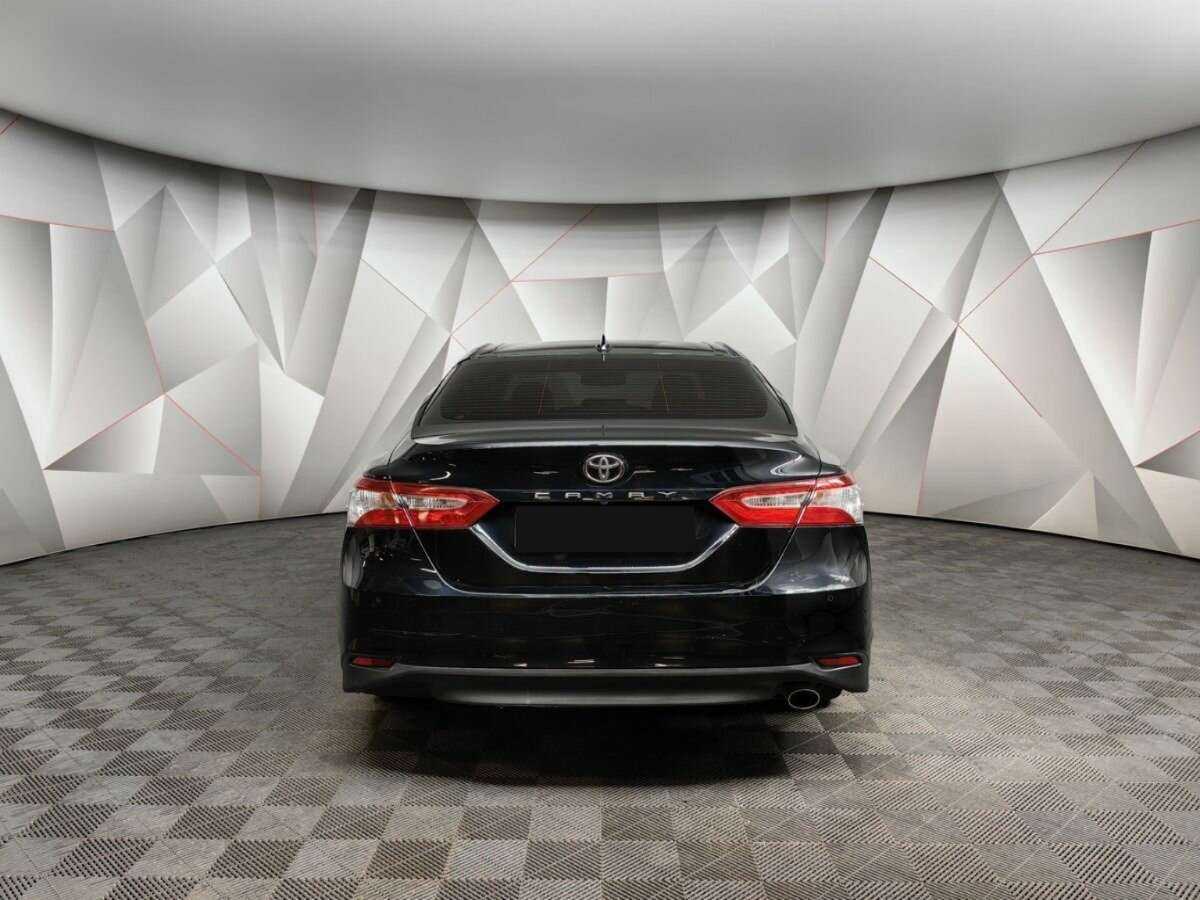 Toyota Camry с пробегом — 2019 год. Фото: #7