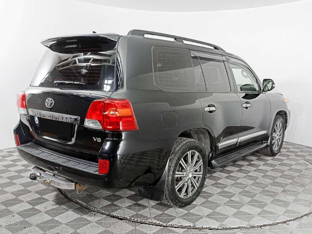 Toyota Land Cruiser с пробегом — 2013 год. Фото: #3