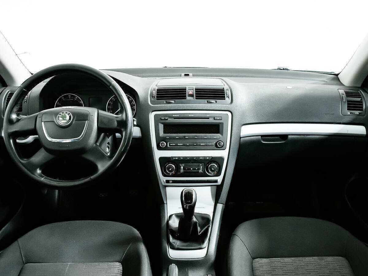 Skoda Octavia с пробегом — 2011 год. Фото: #10