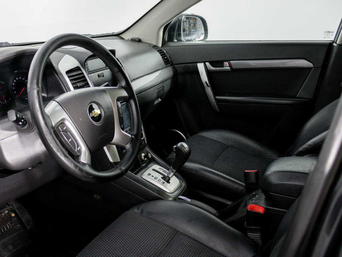 Chevrolet Captiva с пробегом — 2011 год. Фото: #9
