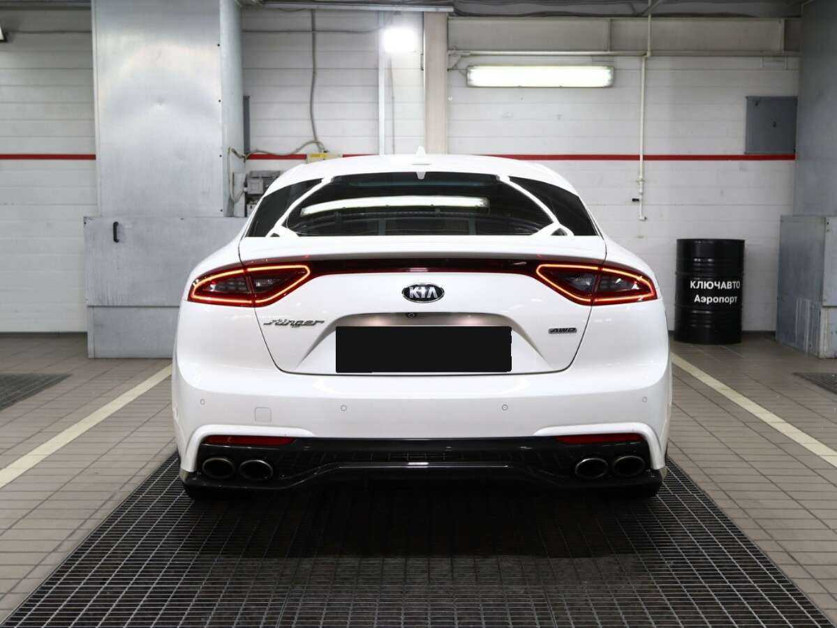 Kia Stinger с пробегом — 2018 год. Фото: #3