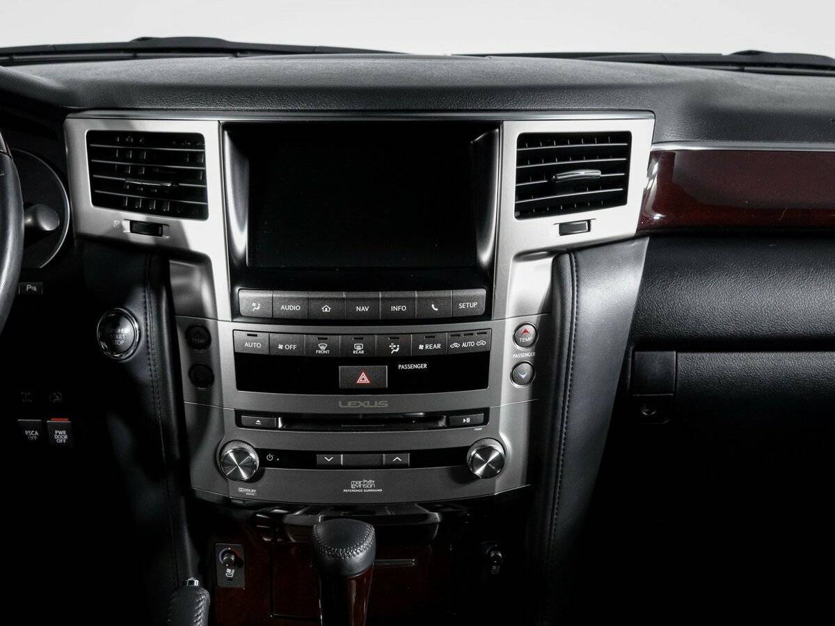 Lexus LX с пробегом — 2013 год. Фото: #12