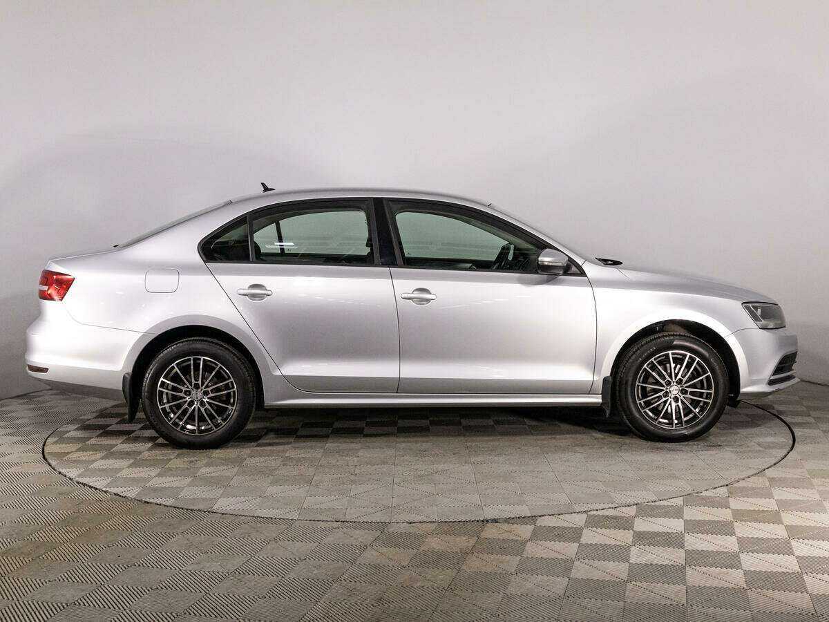 Volkswagen Jetta с пробегом — 2015 год. Фото: #3