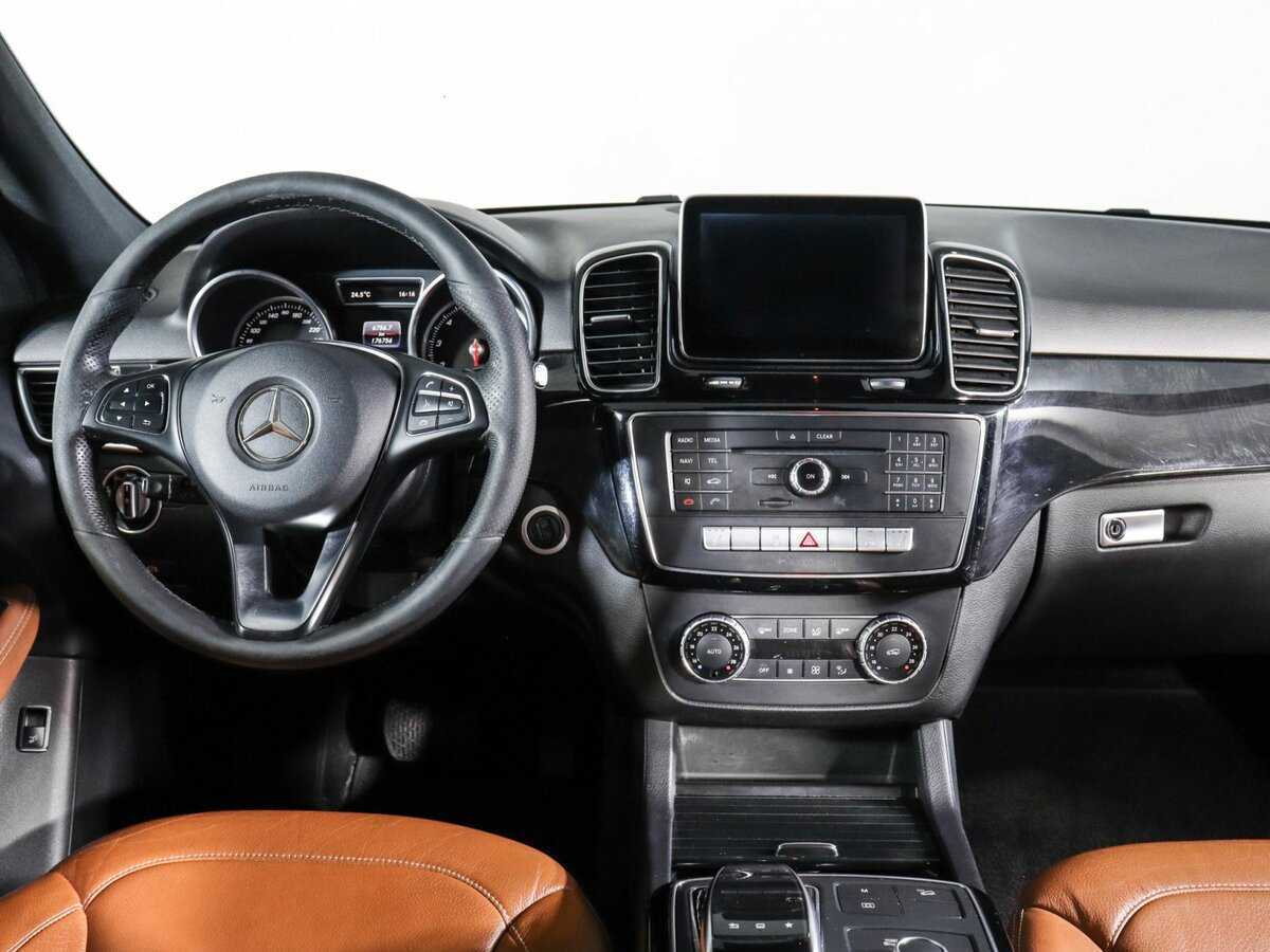 Mercedes-Benz GLE с пробегом — 2015 год. Фото: #9