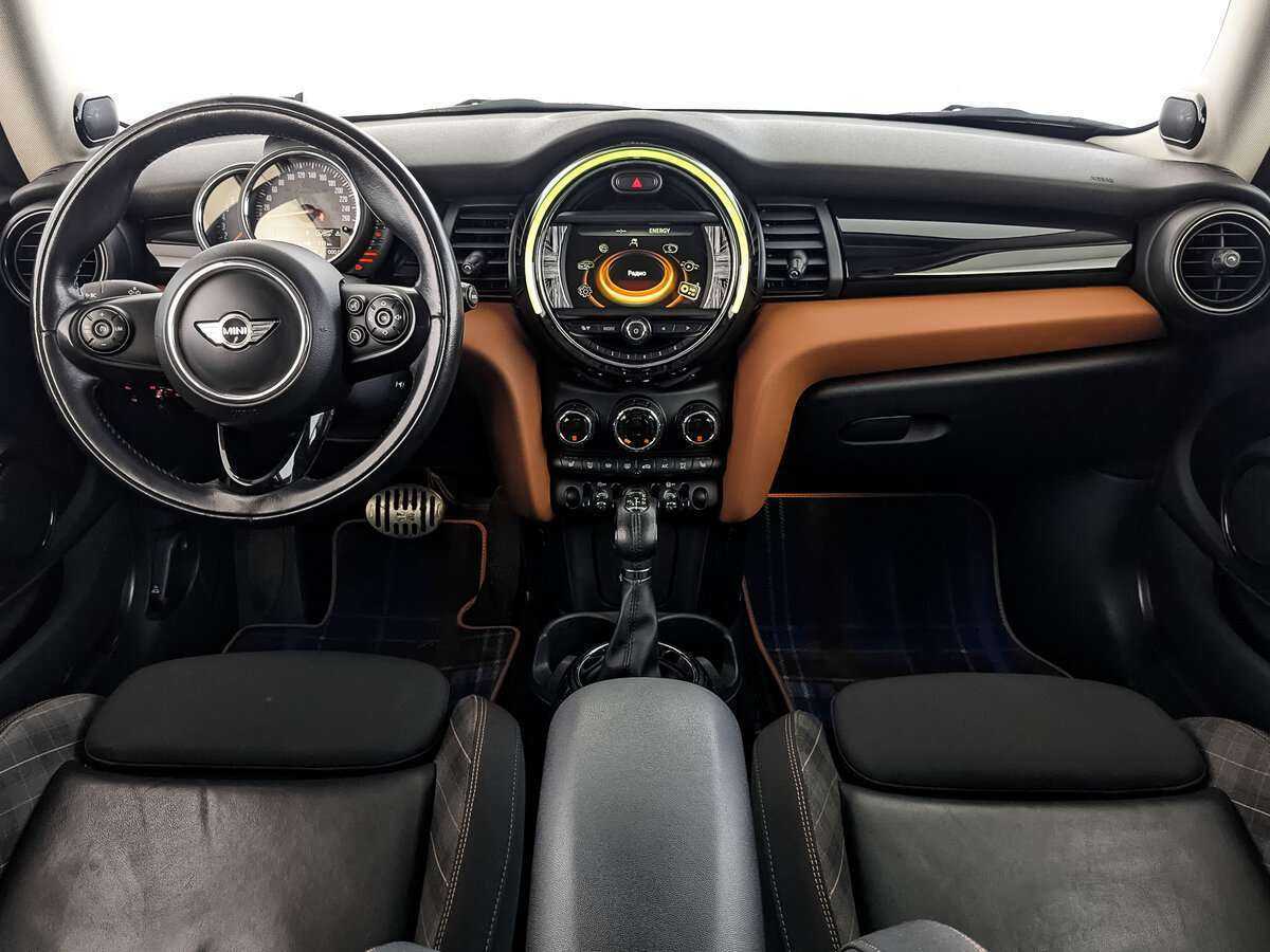 Mini Hatch с пробегом — 2017 год. Фото: #9