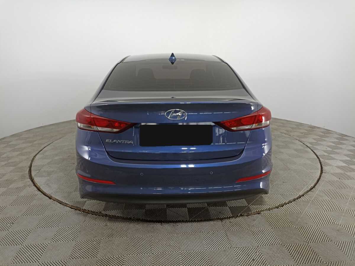 Hyundai Elantra с пробегом — 2018 год. Фото: #5