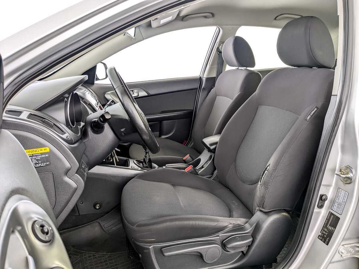 Kia Cerato с пробегом — 2010 год. Фото: #15