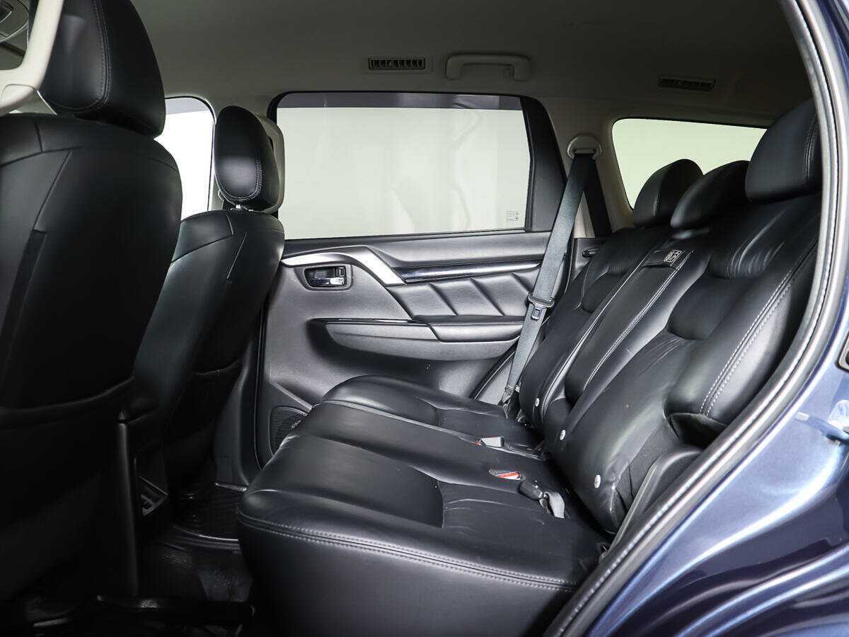 Mitsubishi Pajero Sport с пробегом — 2019 год. Фото: #9