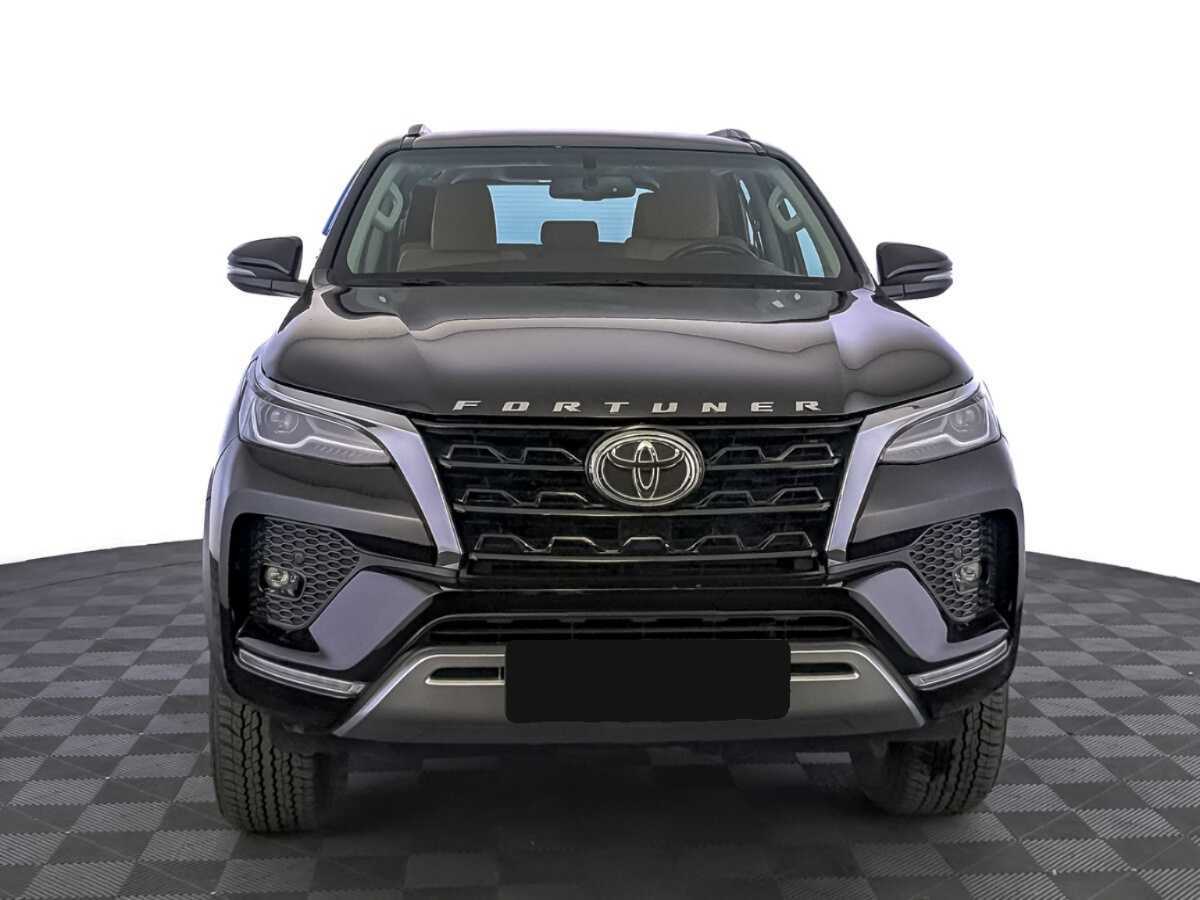 Toyota Fortuner с пробегом — 2022 год. Фото: #1