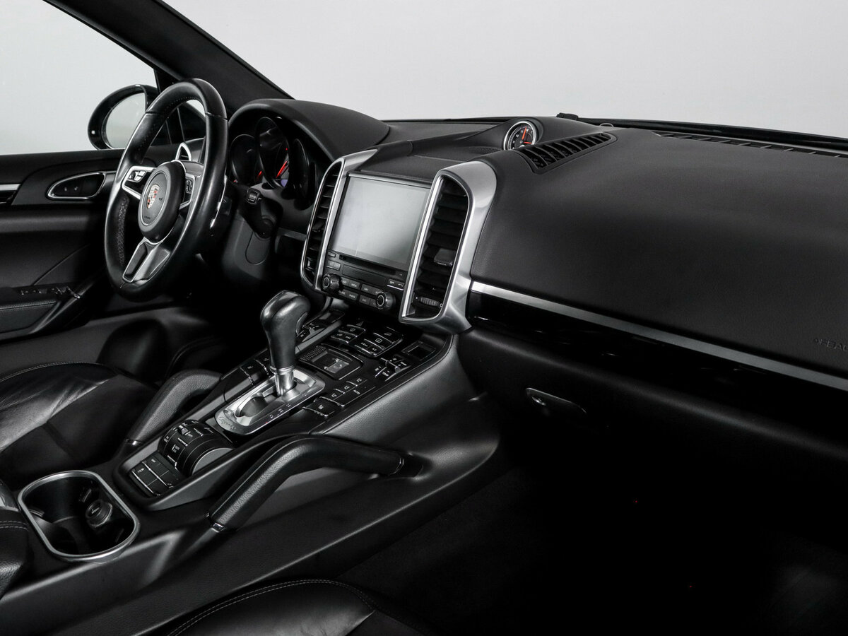 Porsche Cayenne с пробегом — 2017 год. Фото: #8