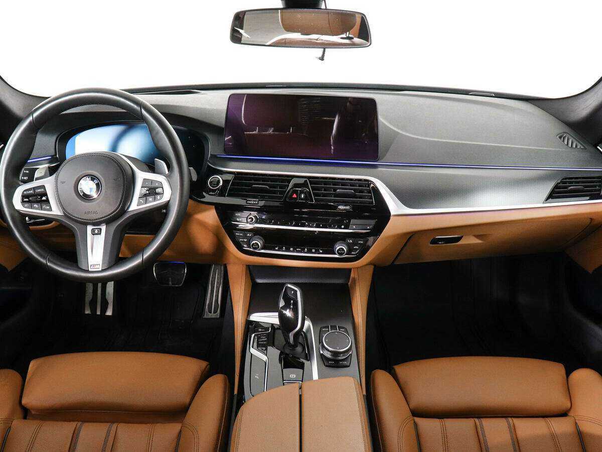 BMW 5 серии с пробегом — 2021 год. Фото: #6