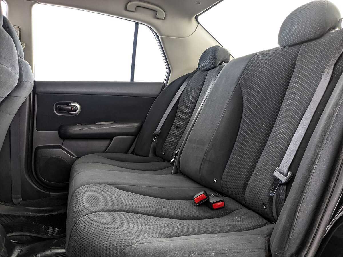 Nissan Tiida с пробегом — 2011 год. Фото: #13