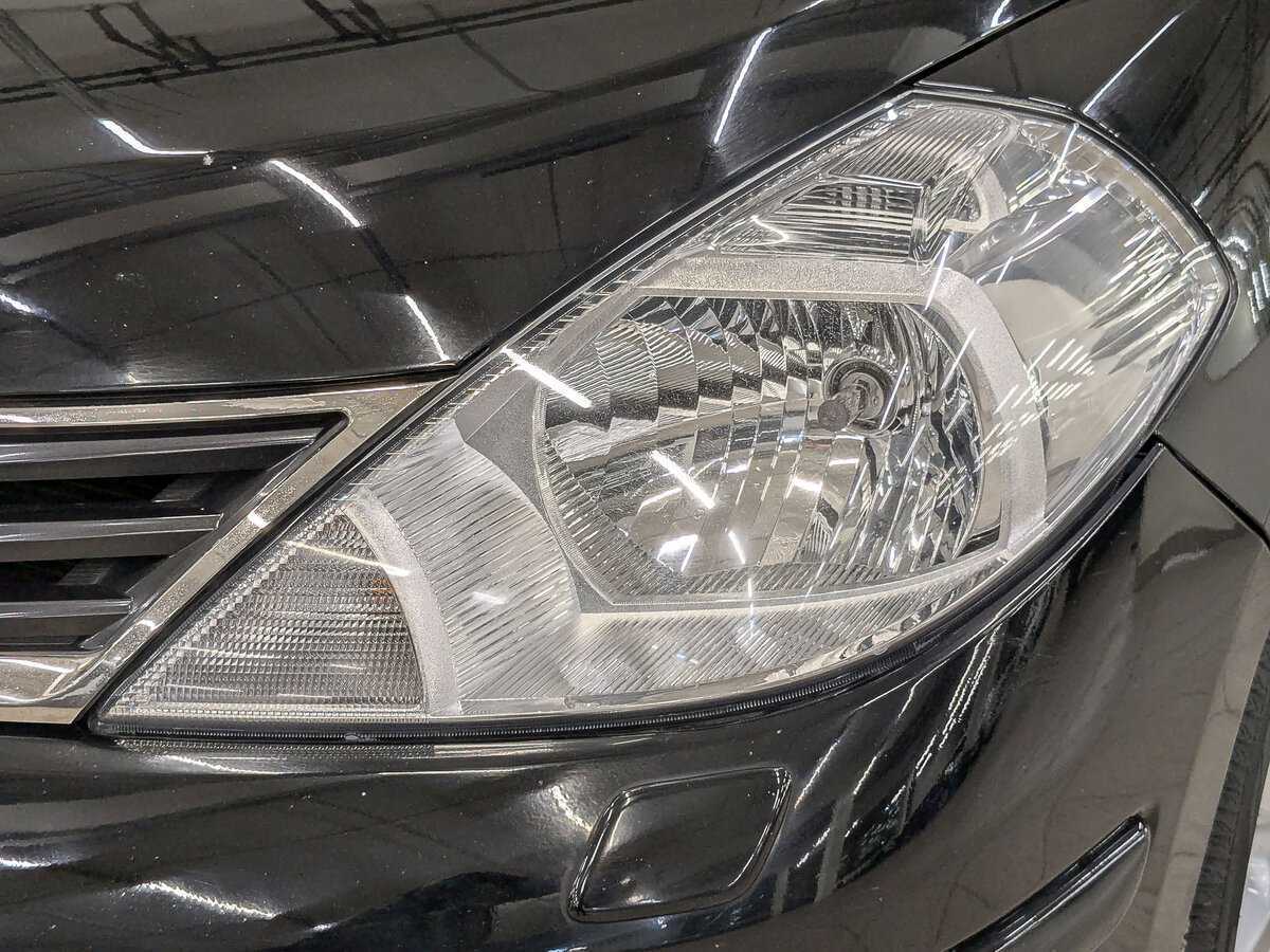 Nissan Tiida с пробегом — 2010 год. Фото: #10