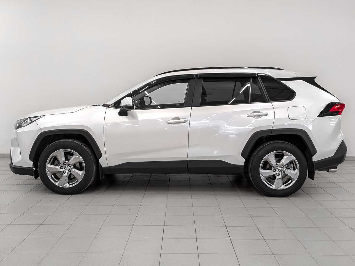 Toyota RAV4 с пробегом — 2021 год. Фото: #7