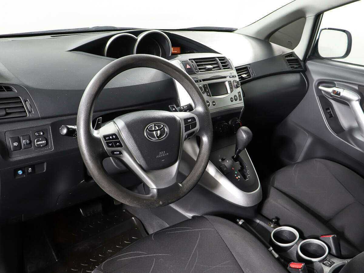 Toyota Verso с пробегом — 2011 год. Фото: #12