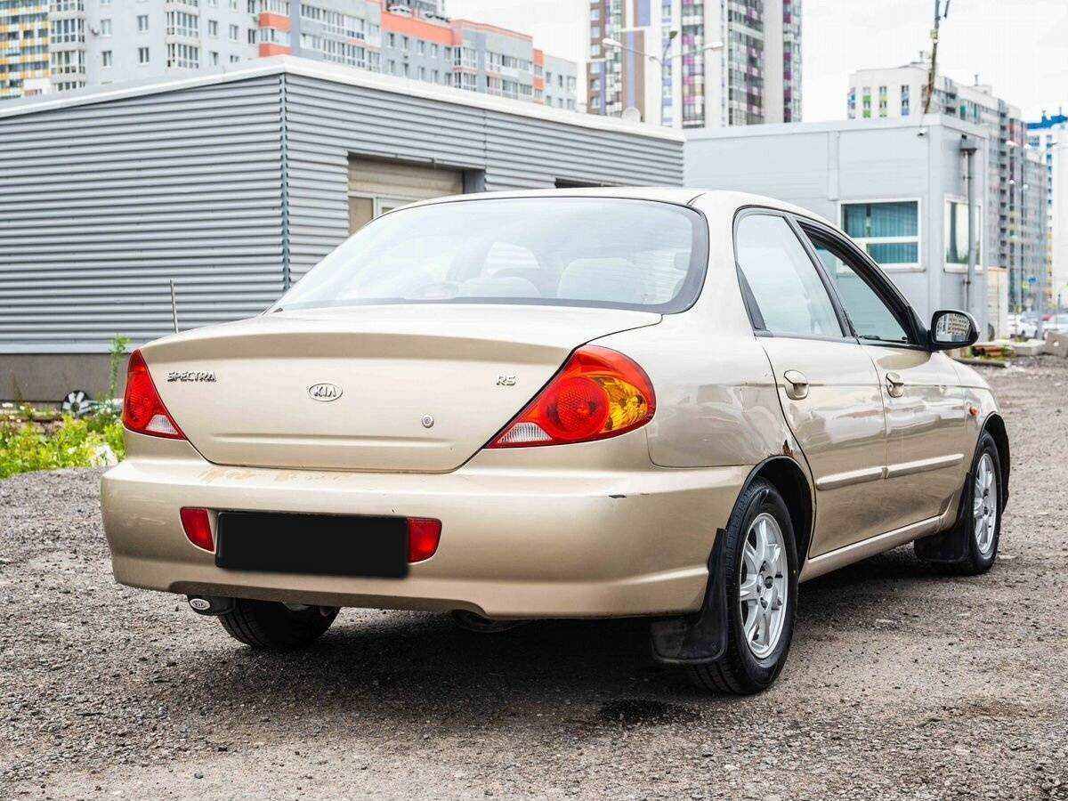 Kia Spectra с пробегом — 2008 год. Фото: #5