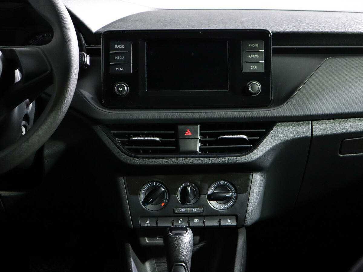 Skoda Rapid с пробегом — 2021 год. Фото: #12