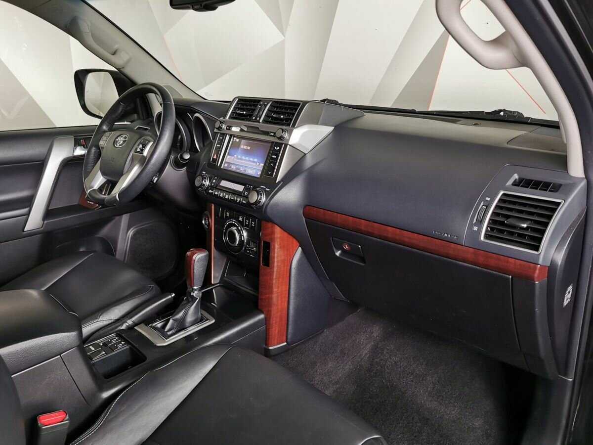 Toyota Land Cruiser Prado с пробегом — 2017 год. Фото: #8