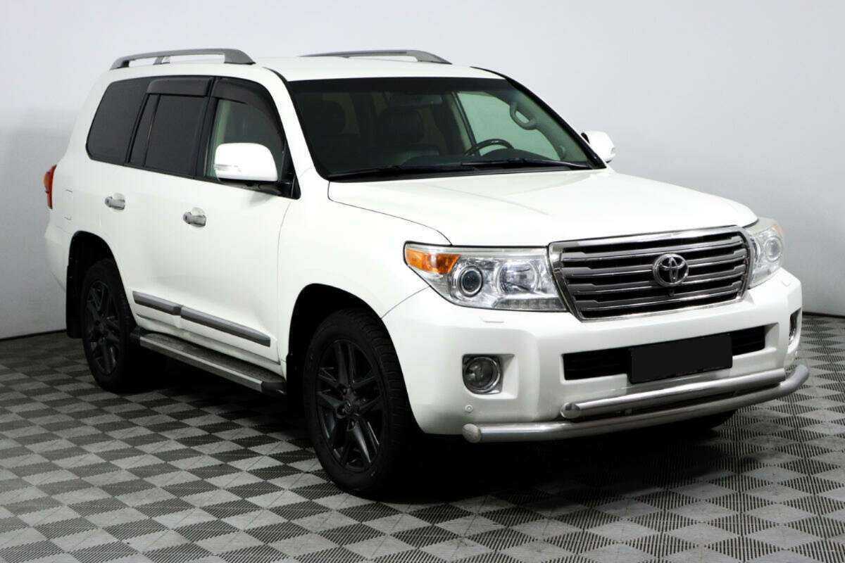 Toyota Land Cruiser с пробегом — 2012 год. Фото: #2