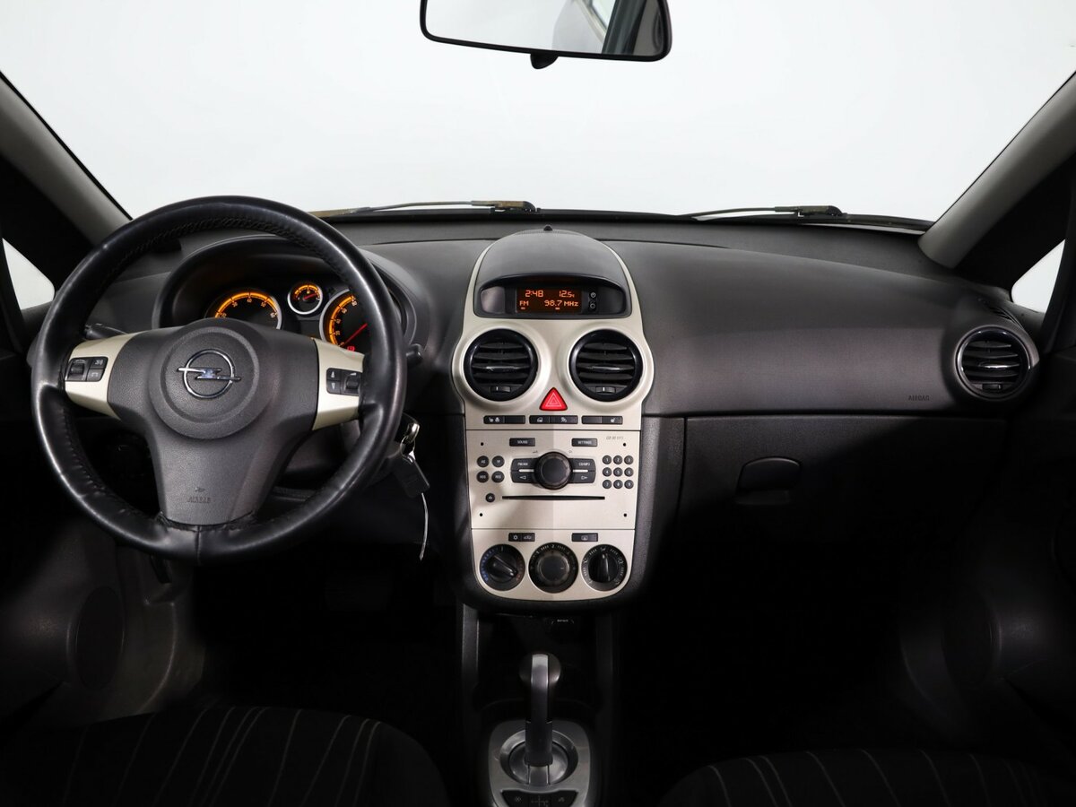 Opel Corsa с пробегом — 2007 год. Фото: #4