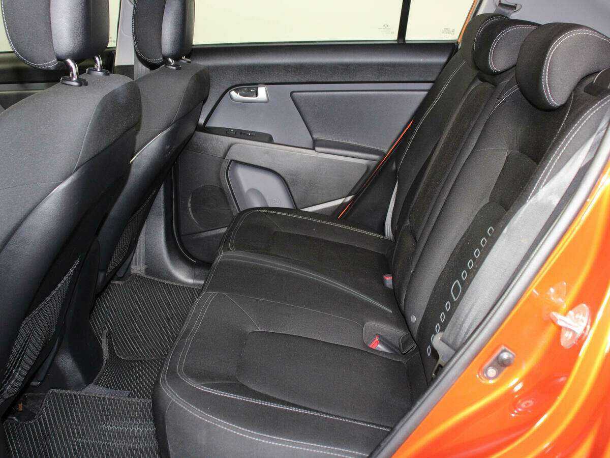Kia Sportage с пробегом — 2011 год. Фото: #6