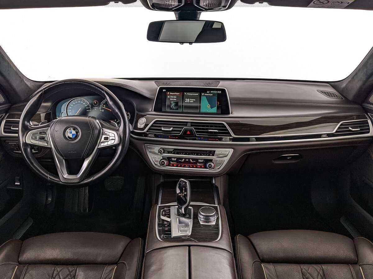 BMW 7 серии с пробегом — 2017 год. Фото: #9