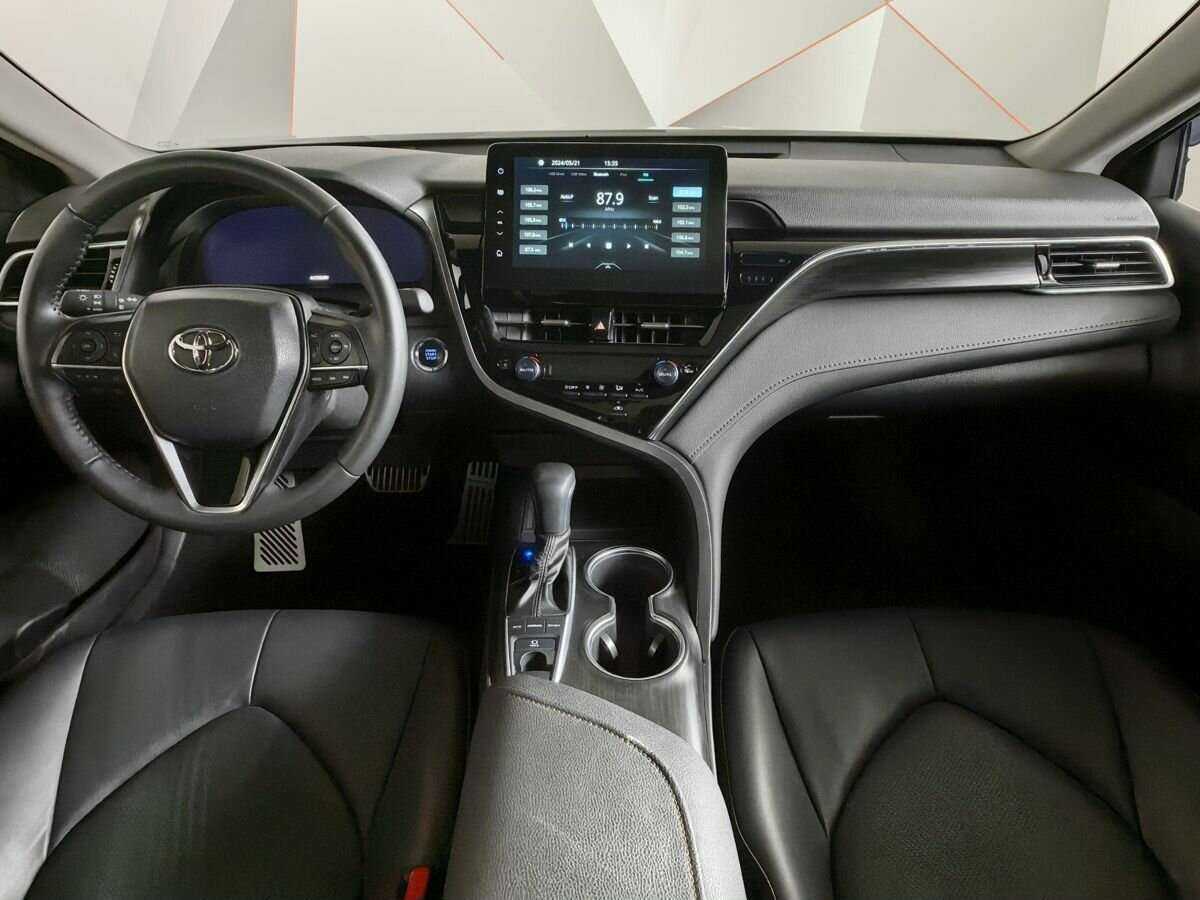 Toyota Camry с пробегом — 2023 год. Фото: #9