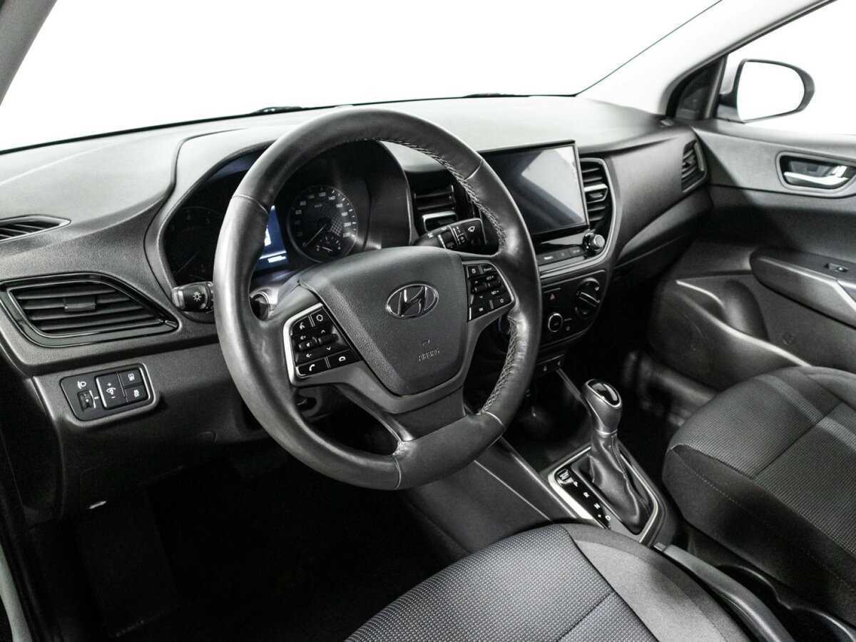 Hyundai Solaris с пробегом — 2022 год. Фото: #10