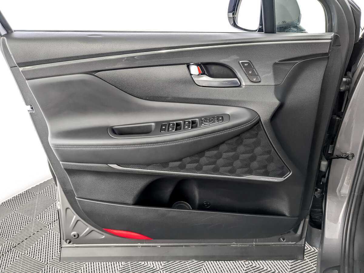 Hyundai Santa Fe с пробегом — 2021 год. Фото: #18