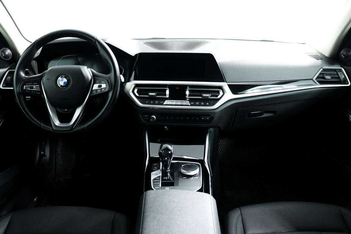 BMW 3 серии с пробегом — 2021 год. Фото: #10