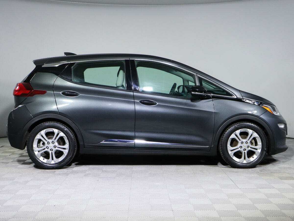Chevrolet Bolt с пробегом — 2017 год. Фото: #3