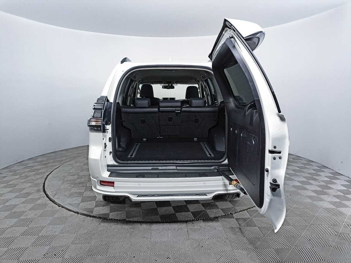 Toyota Land Cruiser Prado с пробегом — 2017 год. Фото: #9
