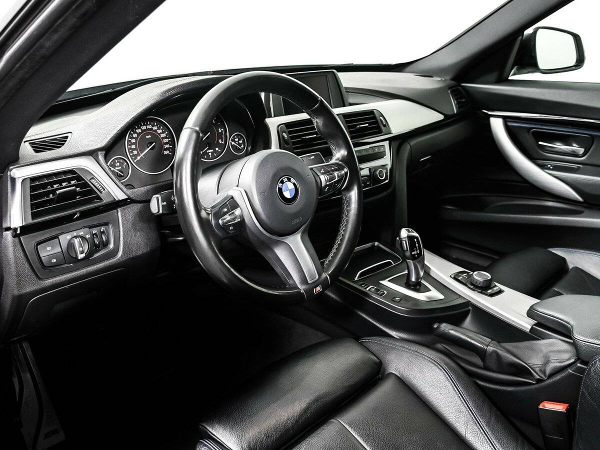 BMW 3 серии с пробегом — 2018 год. Фото: #11