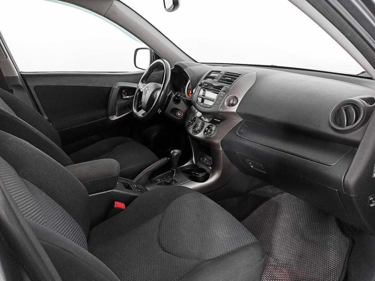 Toyota RAV4 с пробегом — 2011 год. Фото: #8