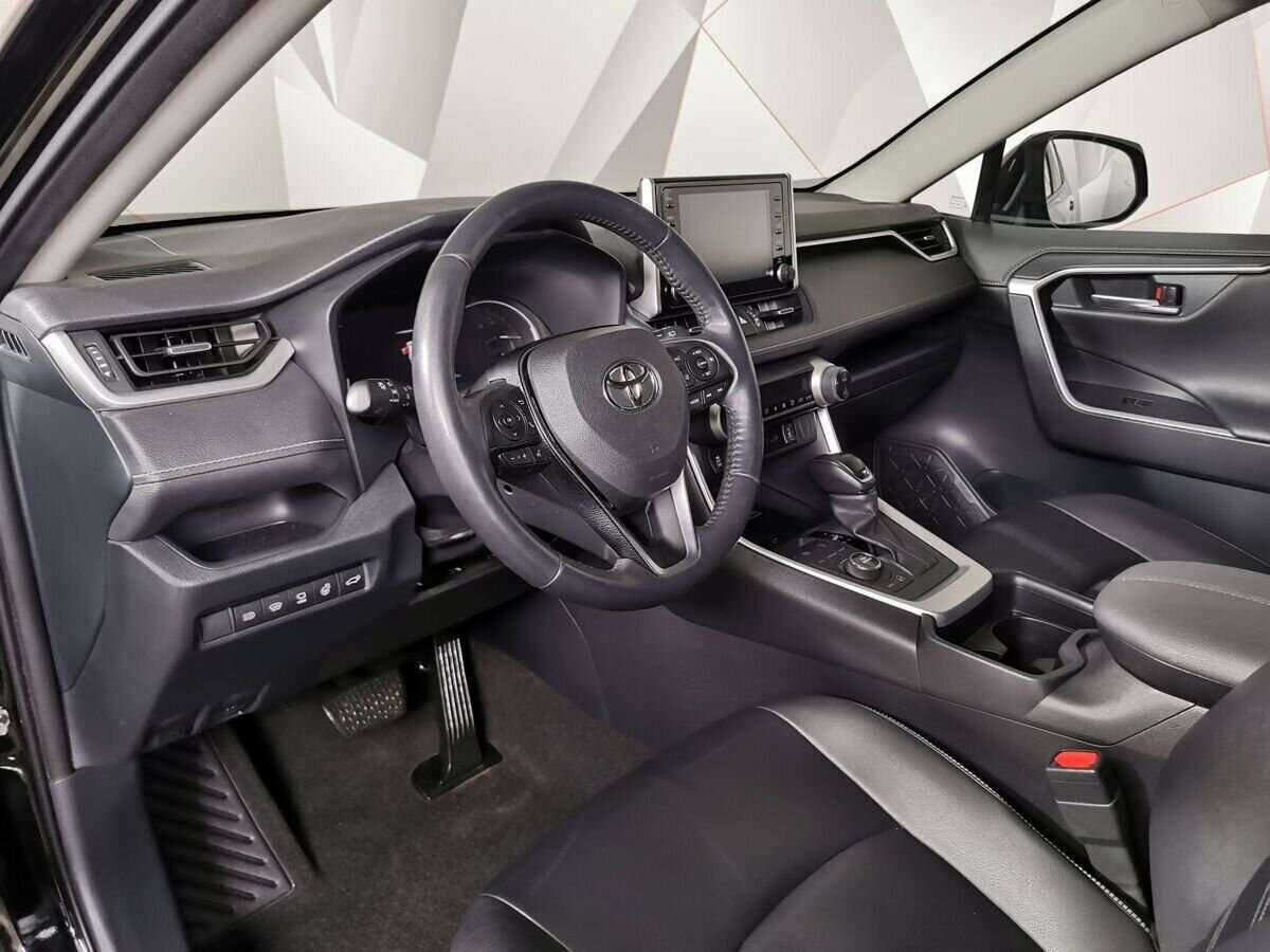 Toyota RAV4 с пробегом — 2019 год. Фото: #14