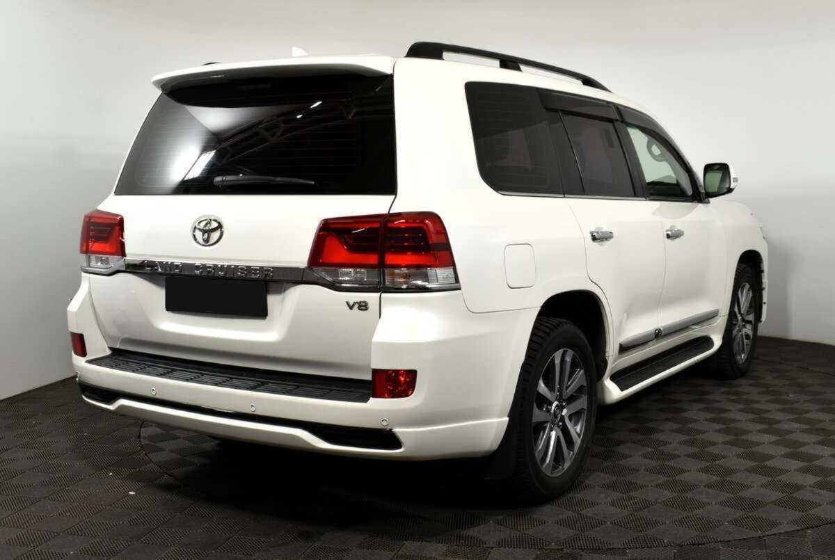 Toyota Land Cruiser с пробегом — 2016 год. Фото: #3