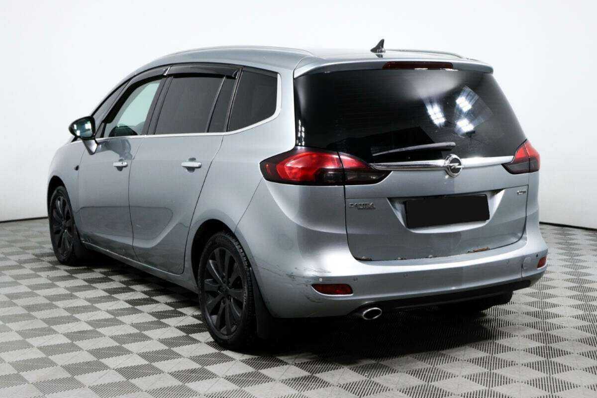 Opel Zafira с пробегом — 2012 год. Фото: #6