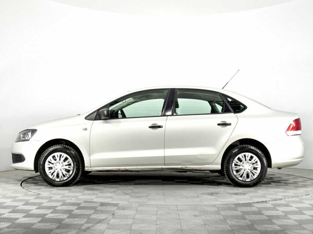 Volkswagen Polo с пробегом — 2011 год. Фото: #7