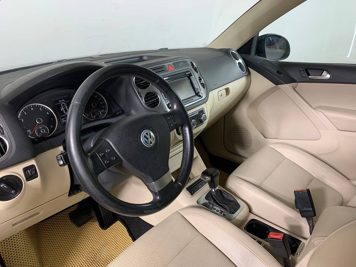 Volkswagen Tiguan с пробегом — 2010 год. Фото: #10