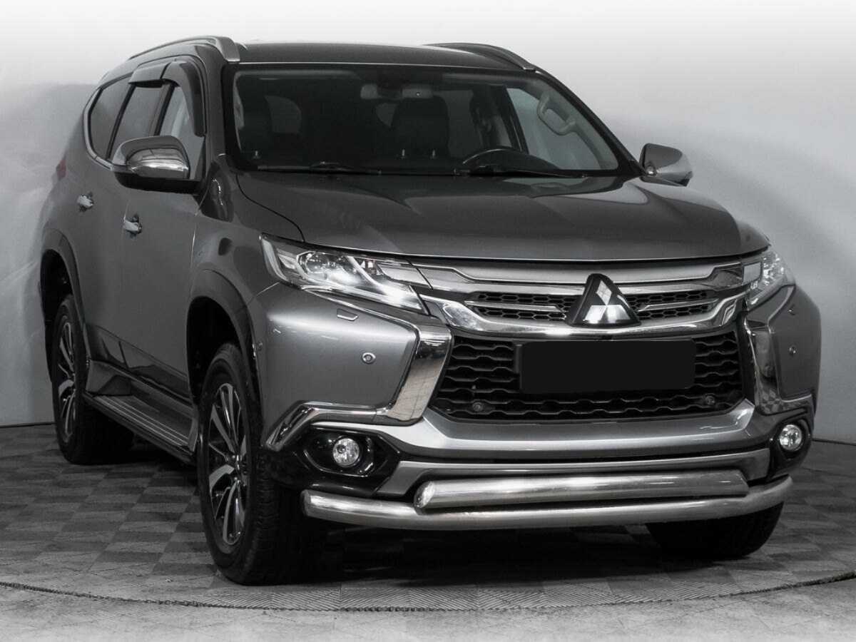 Mitsubishi Pajero Sport с пробегом — 2016 год. Фото: #2