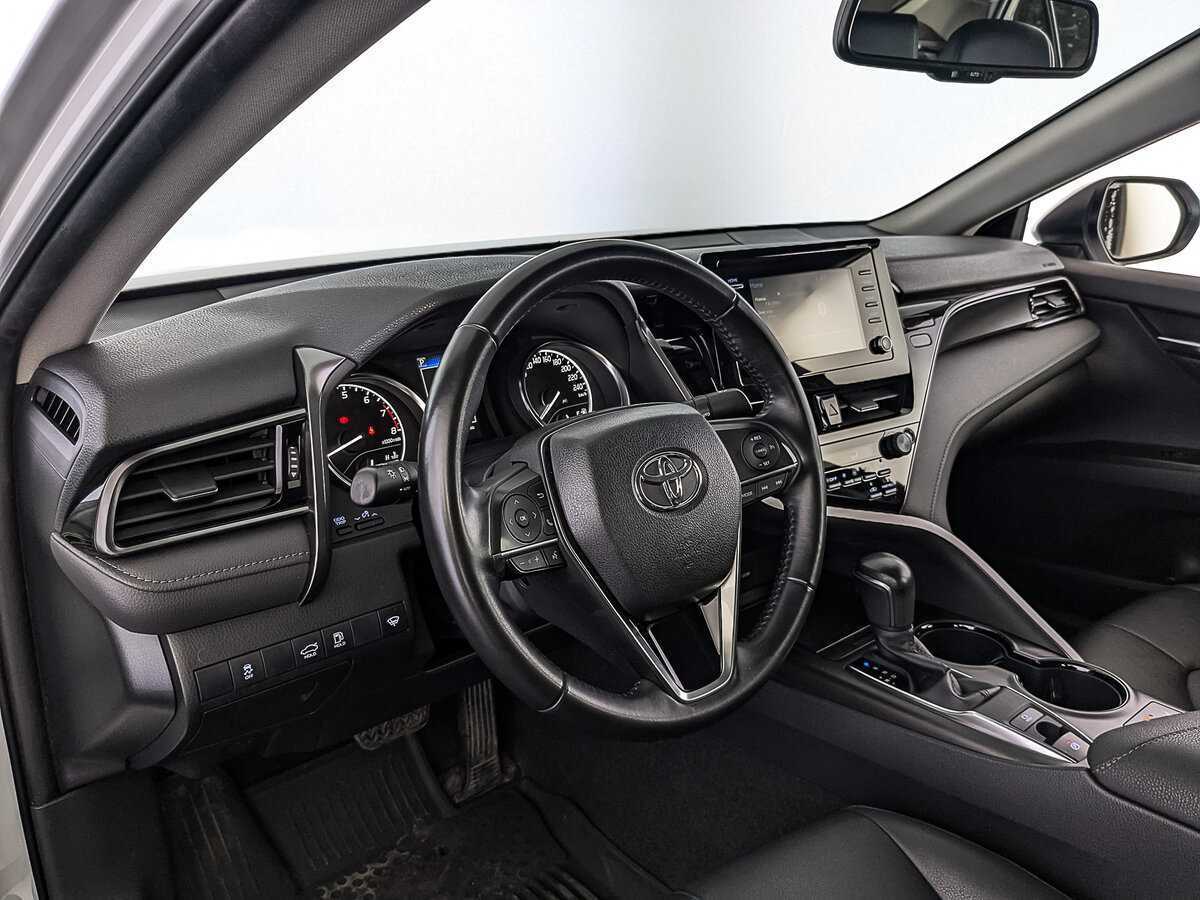 Toyota Camry с пробегом — 2021 год. Фото: #14